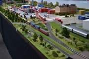 H0-Anlage mit Containerverladung im Hafen der Lübecker Modellbahn Freunde e.V.